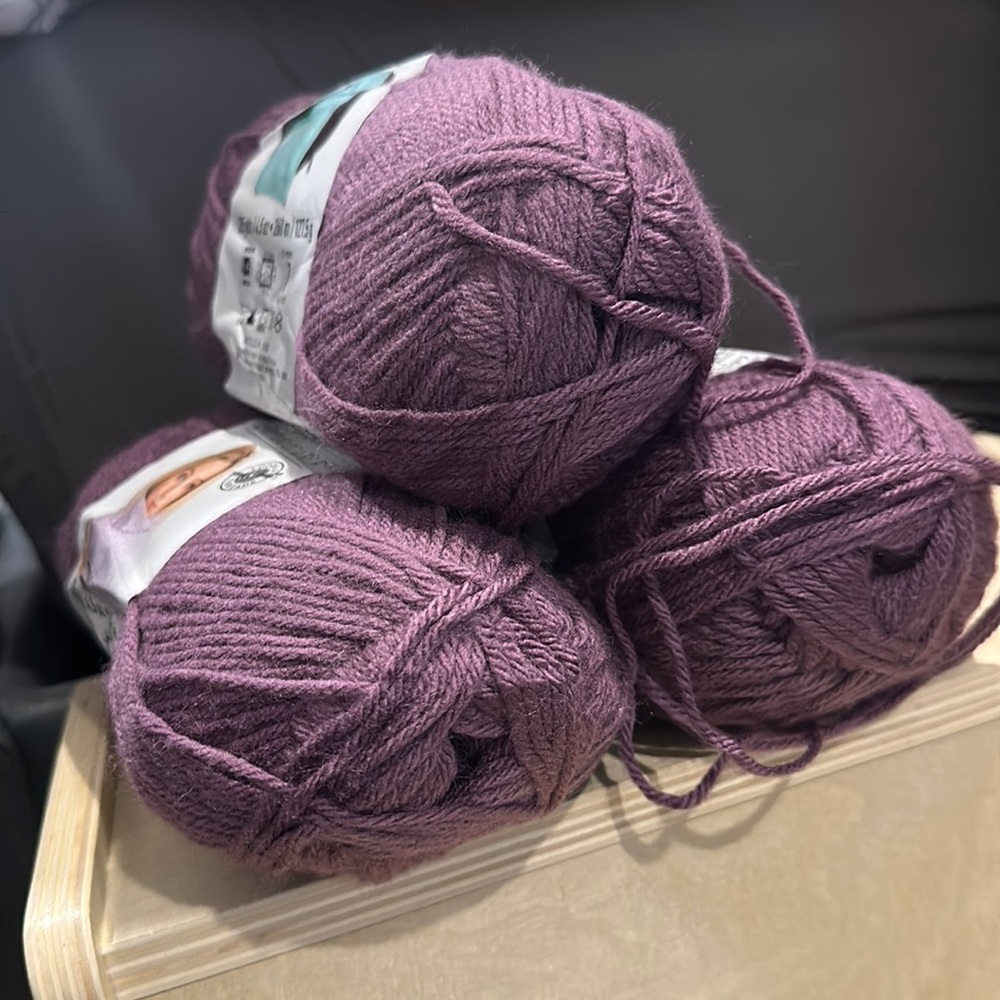 Loops & Threads Impeccable Yarn in Violet